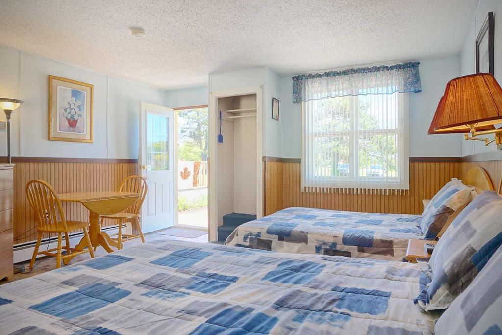 Green Acres Motel Саммерсайд Экстерьер фото